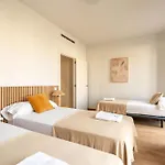 Stylish & Cozy 3-bedroom With Private Balcony *