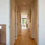 Stylish & Cozy 3-bedroom With Private Balcony Apartman