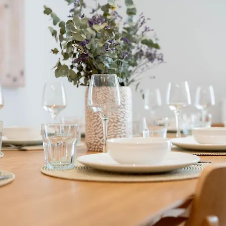 Appartement Stylish & Cozy 3-bedroom With Private Balcony