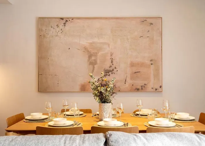 Stylish & Cozy 3-bedroom With Private Balcony Appartement *