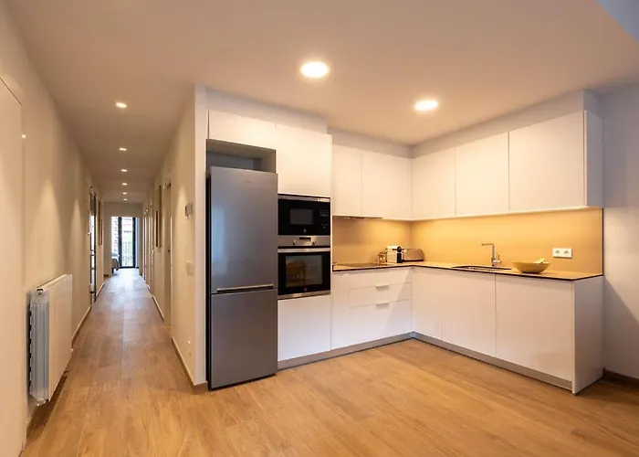 Stylish & Cozy 3-bedroom With Private Balcony Appartement Gerona