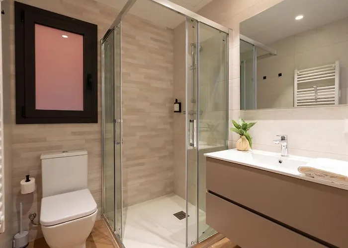 Appartement Stylish & Cozy 3-bedroom With Private Balcony