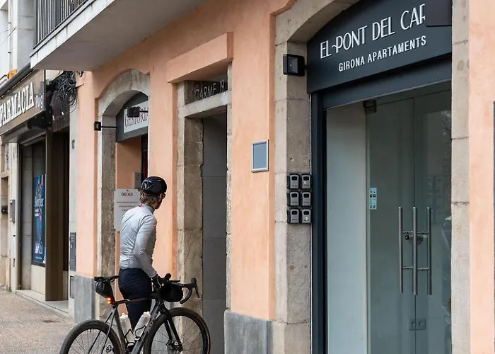 Stylish & Cozy 3-bedroom With Private Balcony Gerona